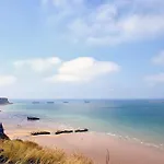 Les Chats Pitres Maison Au Calme Rénovée Avec Jardin, Terrasse Aménagée, Transats, Abri à Vélo, Parking Gratuit, 5 Mn à Pied Du Centre Proche Des Plages Du Débarquement Сasa de vacaciones *