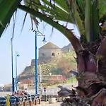 Les Chats Pitres Maison Au Calme Rénovée Avec Jardin, Terrasse Aménagée, Transats, Abri à Vélo, Parking Gratuit, 5 Mn à Pied Du Centre Proche Des Plages Du Débarquement Сasa de vacaciones