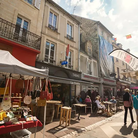 Les Chats Pitres Maison Au Calme Rénovée Avec Jardin, Terrasse Aménagée, Transats, Abri à Vélo, Parking Gratuit, 5 Mn à Pied Du Centre Proche Des Plages Du Débarquement