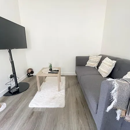 Les Chats Pitres Maison Au Calme Renovee Avec Jardin, Terrasse Amenagee, Transats, Abri A Velo, Parking Gratuit, 5 Mn A Pied Du Centre Proche Des Plages Du Debarquement Feriehus *