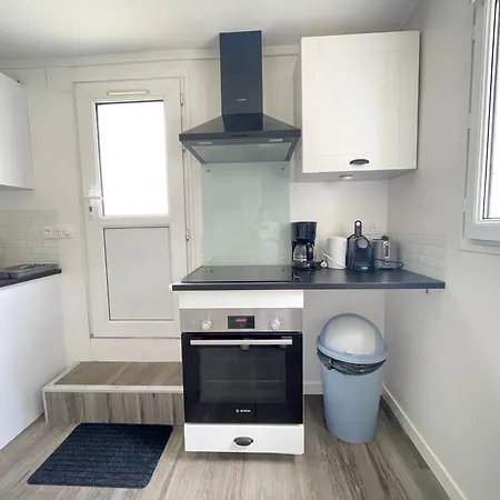 Les Chats Pitres Maison Au Calme Rénovée Avec Jardin, Terrasse Aménagée, Transats, Abri à Vélo, Parking Gratuit, 5 Mn à Pied Du Centre Proche Des Plages Du Débarquement *