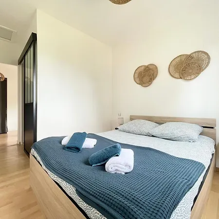 Les Chats Pitres Maison Au Calme Rénovée Avec Jardin, Terrasse Aménagée, Transats, Abri à Vélo, Parking Gratuit, 5 Mn à Pied Du Centre Proche Des Plages Du Débarquement * Bayeux