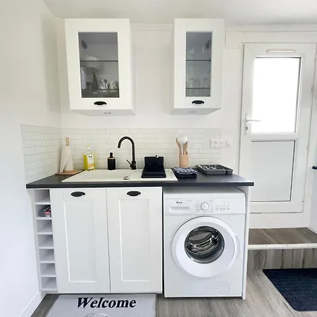 Les Chats Pitres Maison Au Calme Renovee Avec Jardin, Terrasse Amenagee, Transats, Abri A Velo, Parking Gratuit, 5 Mn A Pied Du Centre Proche Des Plages Du Debarquement Feriehus