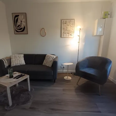 Les Chats Pitres Maison Au Calme Rénovée Avec Jardin, Terrasse Aménagée, Transats, Abri à Vélo, Parking Gratuit, 5 Mn à Pied Du Centre Proche Des Plages Du Débarquement *