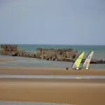 Les Chats Pitres Maison Au Calme Renovee Avec Jardin, Terrasse Amenagee, Transats, Abri A Velo, Parking Gratuit, 5 Mn A Pied Du Centre Proche Des Plages Du Debarquement Bayeux