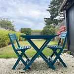 Les Chats Pitres Maison Au Calme Renovee Avec Jardin, Terrasse Amenagee, Transats, Abri A Velo, Parking Gratuit, 5 Mn A Pied Du Centre Proche Des Plages Du Debarquement Feriehus