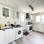 Semesterbostad Les Chats Pitres Maison Au Calme Renovee Avec Jardin, Terrasse Amenagee, Transats, Abri A Velo, Parking Gratuit, 5 Mn A Pied Du Centre Proche Des Plages Du Debarquement