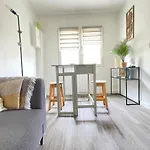 Semesterbostad Les Chats Pitres Maison Au Calme Renovee Avec Jardin, Terrasse Amenagee, Transats, Abri A Velo, Parking Gratuit, 5 Mn A Pied Du Centre Proche Des Plages Du Debarquement Bayeux