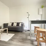 Les Chats Pitres Maison Au Calme Renovee Avec Jardin, Terrasse Amenagee, Transats, Abri A Velo, Parking Gratuit, 5 Mn A Pied Du Centre Proche Des Plages Du Debarquement *