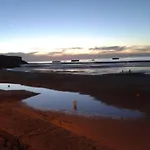 Les Chats Pitres Maison Au Calme Renovee Avec Jardin, Terrasse Amenagee, Transats, Abri A Velo, Parking Gratuit, 5 Mn A Pied Du Centre Proche Des Plages Du Debarquement Feriehus *