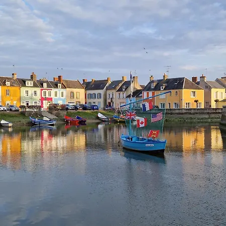 Holiday home Les Chats Pitres Maison Au Calme Renovee Avec Jardin, Abri A Velo, Parking Gratuit, 5 Mn A Pied Du Centre Proche Des Plages Du Debarquement Bayeux