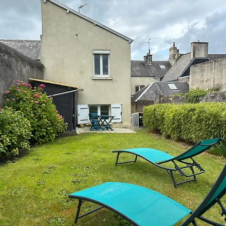 Les Chats Pitres Maison Au Calme Rénovée Avec Jardin, Terrasse Aménagée, Transats, Abri à Vélo, Parking Gratuit, 5 Mn à Pied Du Centre Proche Des Plages Du Débarquement * Bayeux