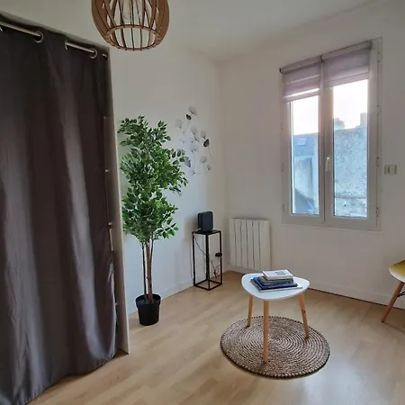 Holiday home Les Chats Pitres Maison Au Calme Renovee Avec Jardin Clos Sans Vis A Vis , Terrasse Amenagee, Abri A Velo, Parking Gratuit, 5 Mn A Pied Du Centre Proche Des Plages Du Debarquement
