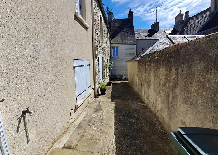 Les Chats Pitres Maison Au Calme Renovee Avec Jardin, Terrasse Amenagee, Transats, Abri A Velo, Parking Gratuit, 5 Mn A Pied Du Centre Proche Des Plages Du Debarquement *