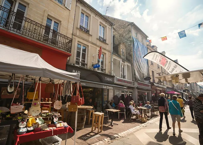 Les Chats Pitres Maison Au Calme Renovee Avec Jardin, Terrasse Amenagee, Transats, Abri A Velo, Parking Gratuit, 5 Mn A Pied Du Centre Proche Des Plages Du Debarquement