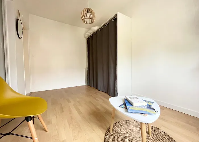 Les Chats Pitres Maison Au Calme Renovee Avec Jardin, Terrasse Amenagee, Transats, Abri A Velo, Parking Gratuit, 5 Mn A Pied Du Centre Proche Des Plages Du Debarquement Bayeux