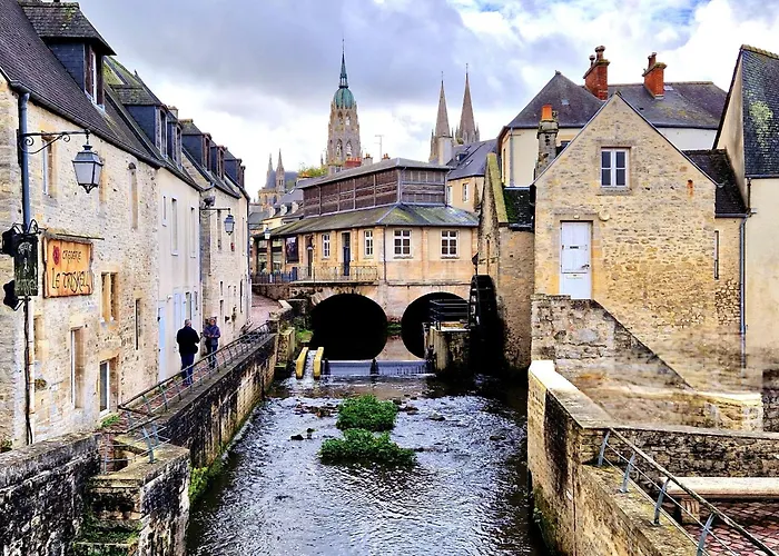 Les Chats Pitres Maison Au Calme Renovee Avec Jardin, Terrasse Amenagee, Transats, Abri A Velo, Parking Gratuit, 5 Mn A Pied Du Centre Proche Des Plages Du Debarquement Prázdninový dům *