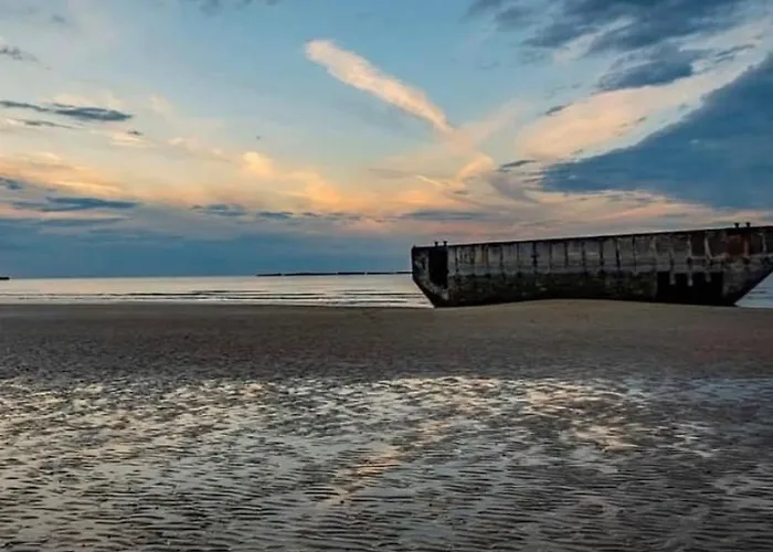 Les Chats Pitres Maison Au Calme Renovee Avec Jardin, Terrasse Amenagee, Transats, Abri A Velo, Parking Gratuit, 5 Mn A Pied Du Centre Proche Des Plages Du Debarquement Holiday home *